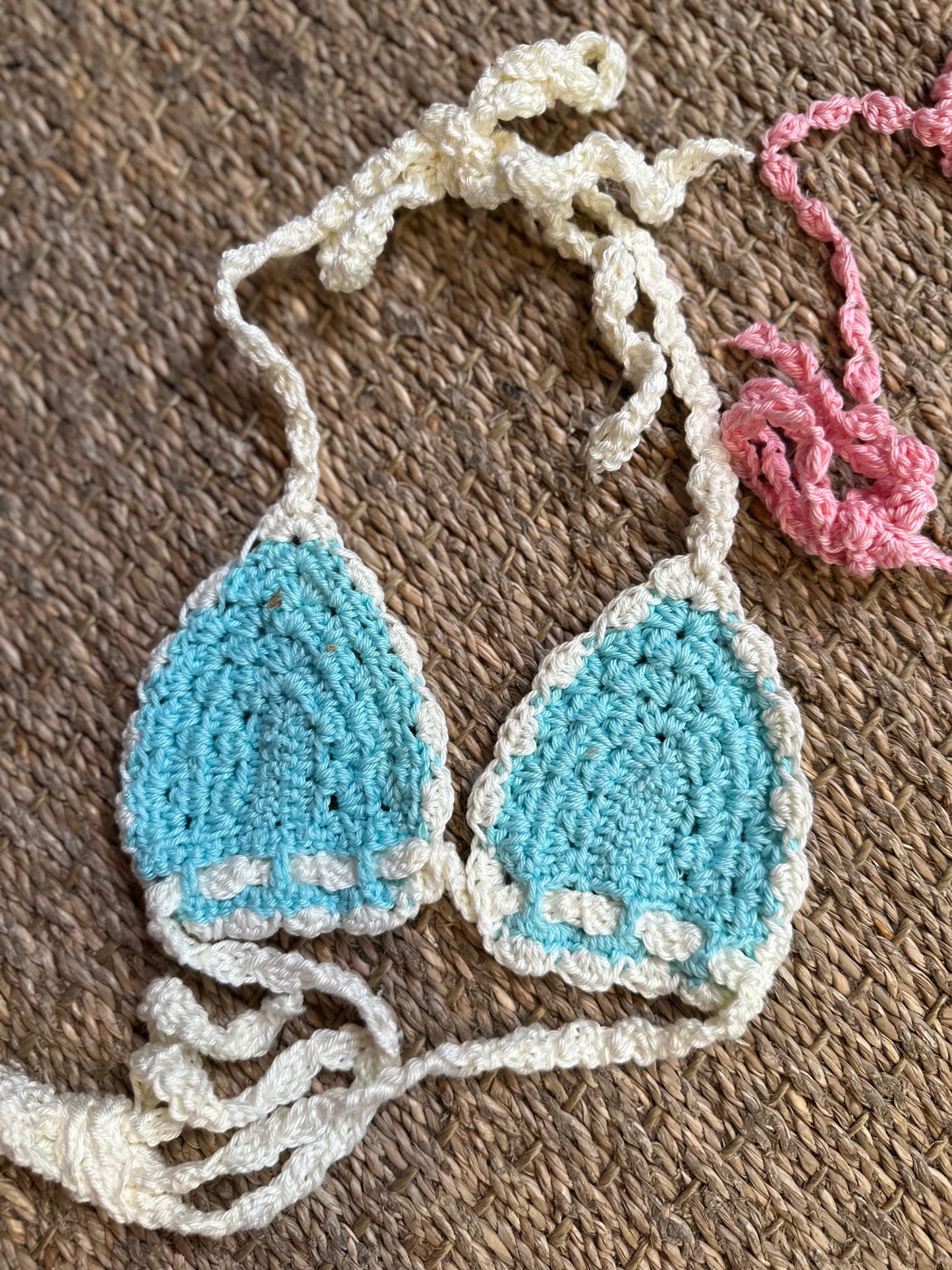 Haut de bikini en crochet enfant - Le Monde De Lélia Blanc et bleu